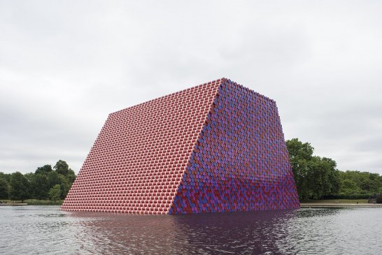 Christo e Jeanne-Claude: Barrels and The Mastaba 1958-2018