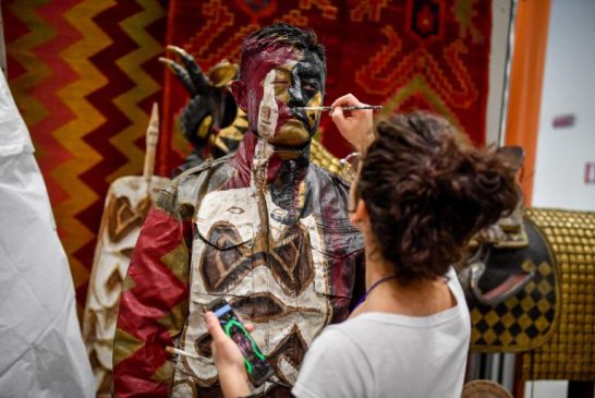 L'artista cinese LIU BOLIN si 